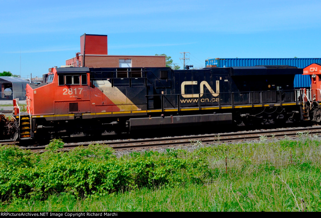 CN 2817